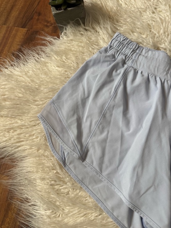 Lululemon Hotty Hot Shorts Baby Blue Size 6 4” - Picture 2 of 6